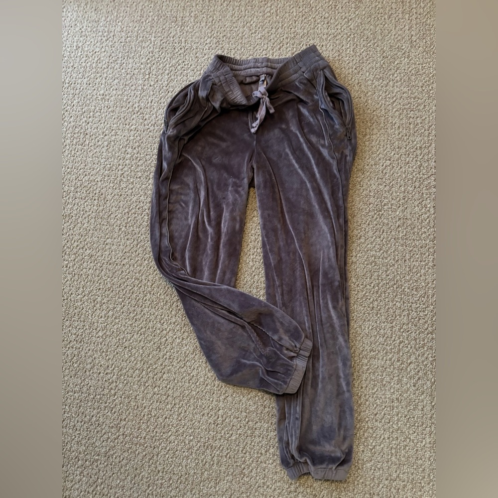 SKIMS by Kim K Velvet Jogger Pants